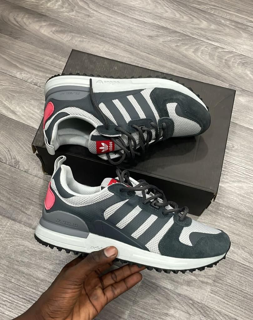 Adidas ZX 700